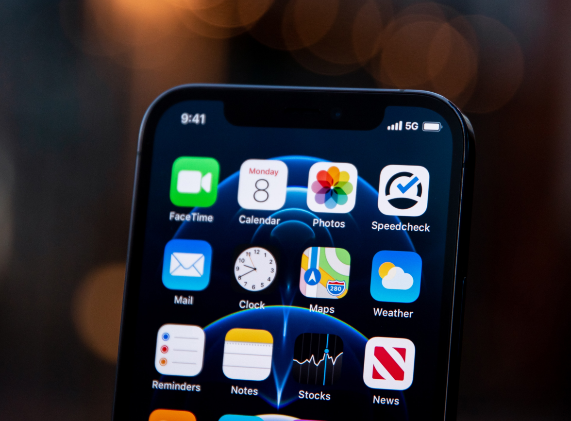 龙滚镇苹果手机维修分享为什么 iPhone 12 在冬季会自动关机 