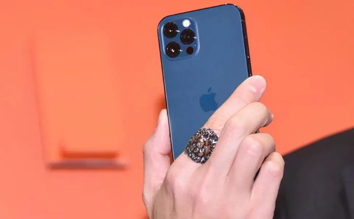 龙滚镇苹果手机维修分享iPhone12系列重启方法教程 