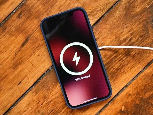 龙滚镇苹果手机维修分享iPhone 12可以随便充电吗 